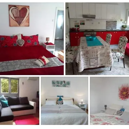 Mediterranea Turquoise With Three In First Floor Διαμέρισμα