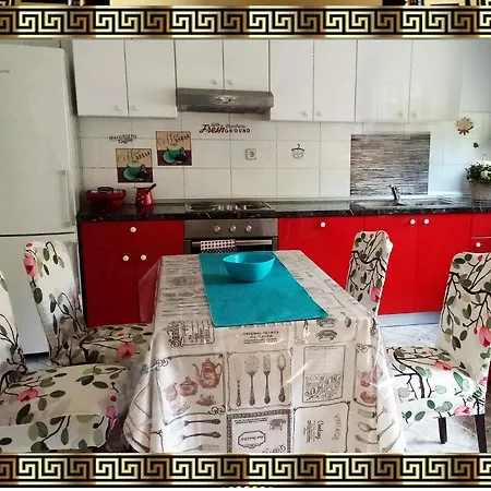 Mediterranea Turquoise With Three In First Floor Σπλιτ
